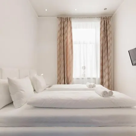 Eiffel Palace Luxury Dream 1 *