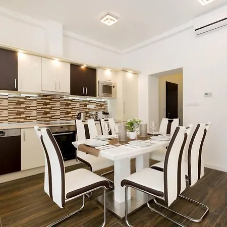 Eiffel Palace Luxury Dream 1 Apartment