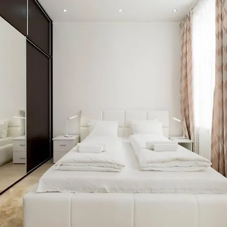Eiffel Palace Luxury Dream 1 *